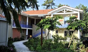 Apartment | Exterior - Apartment in Soulac-sur-mer Near Ocean (Soulac-sur-Mer)