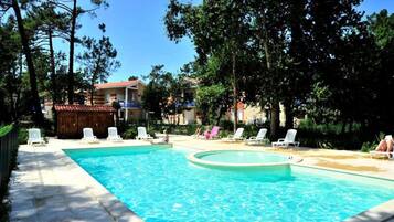 Apartment | Pool | Outdoor pool