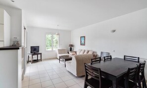 Apartment | Interior - Apartment in Soulac-sur-mer Near Ocean (Soulac-sur-Mer)