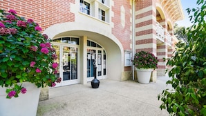 Apartment | Exterior detail - Apartment in Soulac-sur-mer Near Ocean (Soulac-sur-Mer)