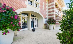 Apartment | Exterior detail - Apartment in Soulac-sur-mer Near Ocean (Soulac-sur-Mer)