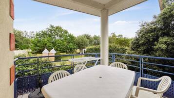 Apartemen | Tempat makan outdoor