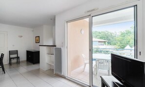 Apartment | Interior - Apartment in Soulac-sur-mer Near Ocean (Soulac-sur-Mer)