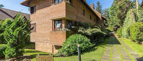 เบสิกอพาร์ทเมนท์ | บริเวณภายนอก