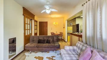 Basic Apartment | Living area