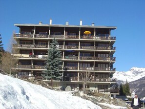 Exterior - 3-room apartment for 4 persons : Living room with fireplace - kitchen and filtercoffeemachine - 1 ro (Grimentz)