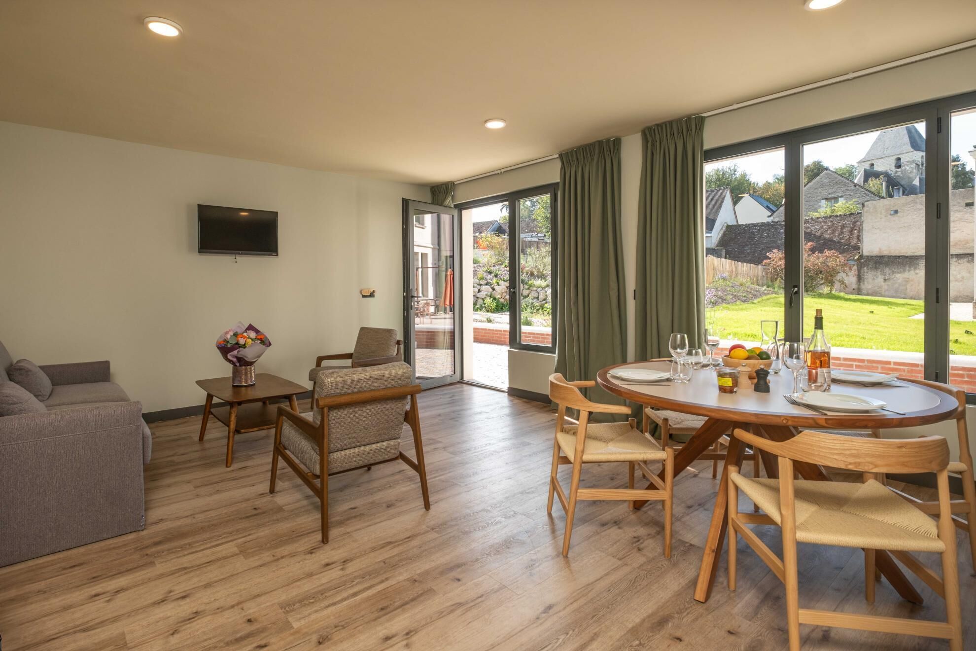 المنشأة من الداخل