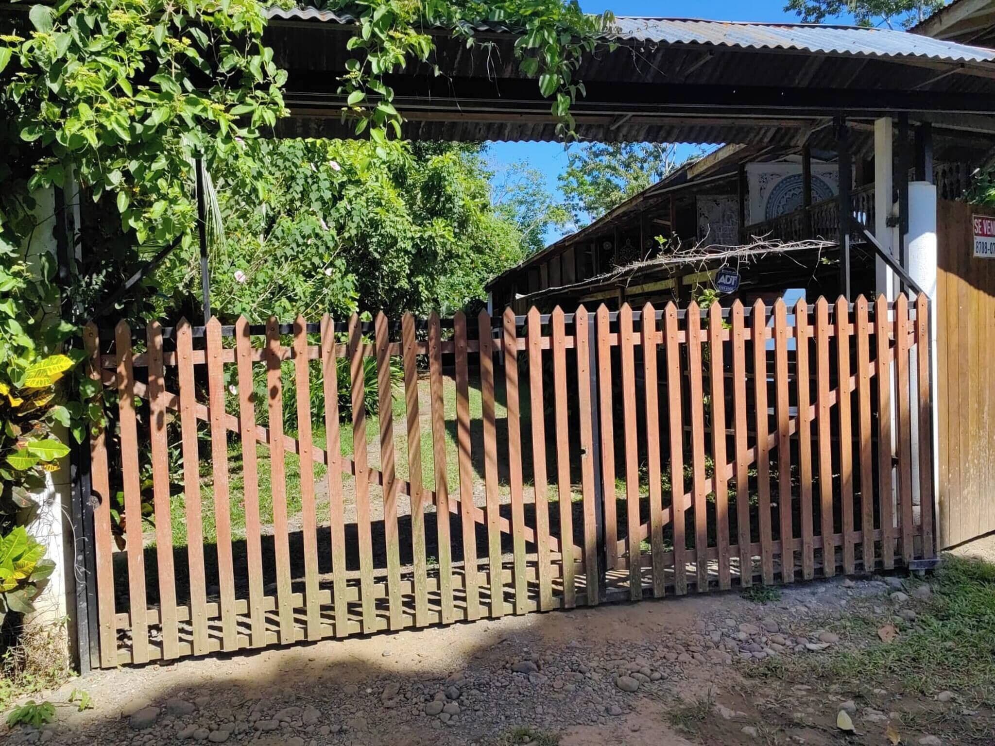 House, 2 Bedrooms, Smoking, Balcony | Property grounds