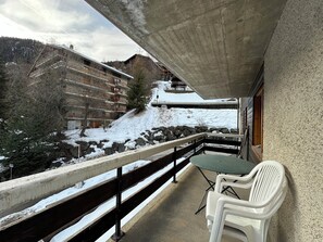 Property grounds - Comfortable 4 room apartment for 5 persons :  Living with chimney - Kitchen with dishwasher - 1 room (Grimentz)
