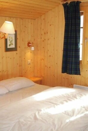3 bedrooms, Internet - Chalet for 6 persons : Living - kitchen with dishwasher and filtercoffeemachine  - 1 room with 1 dou (Grimentz)