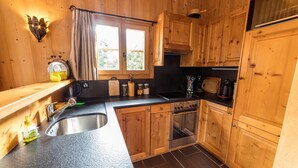 Unclassified image, 4 of 22, button - Very comfortable chalet for 6-8 persons : Living room with fireplace - kitchen with dishwasher, Dolc (Grimentz)