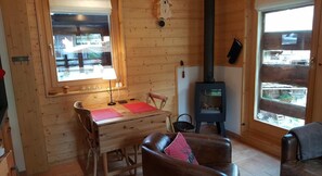 Interior - Small, very comfortable chalet in the old village for 2 persons : living room with wood-stove - flat (Grimentz)