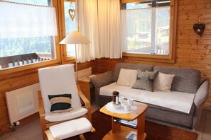 TV, DVD player - 2-room apartment for 2-3 persons : Living room with sofa-bed - kitchen with dishwasher - 1 room with (Grimentz)