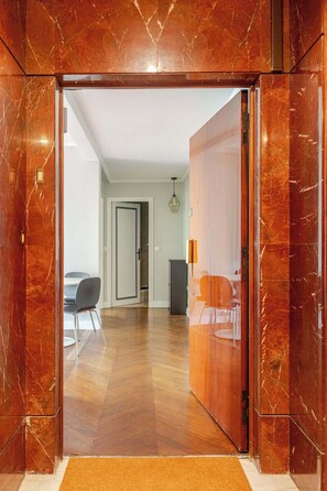 Interior - EIFFEL TOWER - 4 min walk, Elegant Apartment (Paris)
