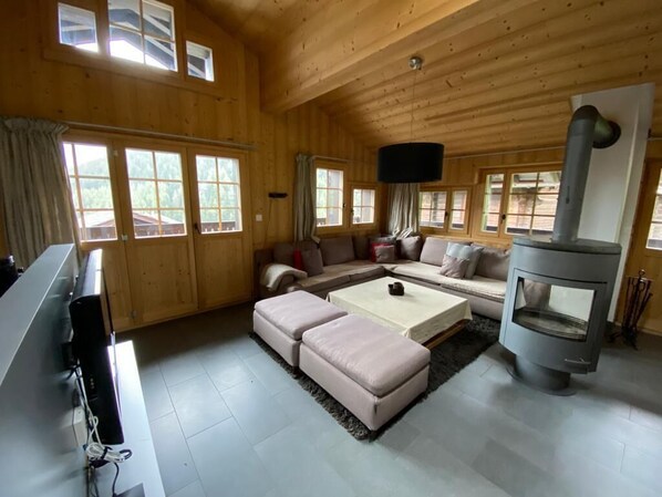 TV, fireplace, DVD player