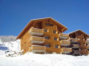 Exterior - 3 room appartement close to the slopes for  4 persons - living room  - kitchen with dishwasher and m (Grimentz)