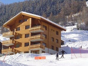 Exterior - 3-room apartment for 5 persons : Living room with 1 sofa-bed - kitchen with dishwasher and microwave (Grimentz)
