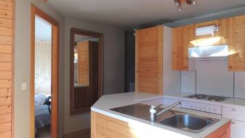 Kühlschrank, Ofen, Herdplatte, Geschirrspüler