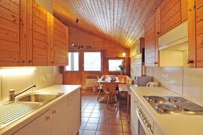 Fridge, oven, stovetop, dishwasher - Comfortable 4-room apartment for 6 persons : Living room - kitchen with dishwasher and filter coffee (Grimentz)