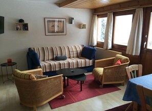 TV - 3-room apartment for 4 persons : Living room - kitchen with dishwasher and microwave - 1 room with d (Grimentz)