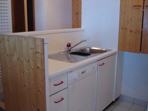 Fridge, oven, stovetop, dishwasher - Comfortable 3-room apartment for  4  persons : Living room - 1 room with 1 double bed - 1 room with (Grimentz)