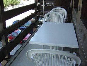 Outdoor dining - Comfortable 3-room apartment for  4  persons : Living room - 1 room with 1 double bed - 1 room with (Grimentz)