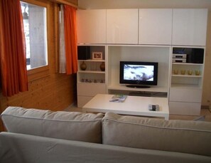 TV - Comfortable 3-room apartment for  4  persons : Living room - 1 room with 1 double bed - 1 room with (Grimentz)