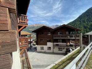 Property grounds - Brand new with spa : very comfortable 3 room apartment (2nd floor) for 4-5 persons near the ski lift (Grimentz)