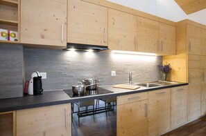 Fridge, microwave, oven, stovetop - Brand new with spa : very comfortable 3 room (3rd floor attic) apartment for 4-5 persons near the sk (Grimentz)