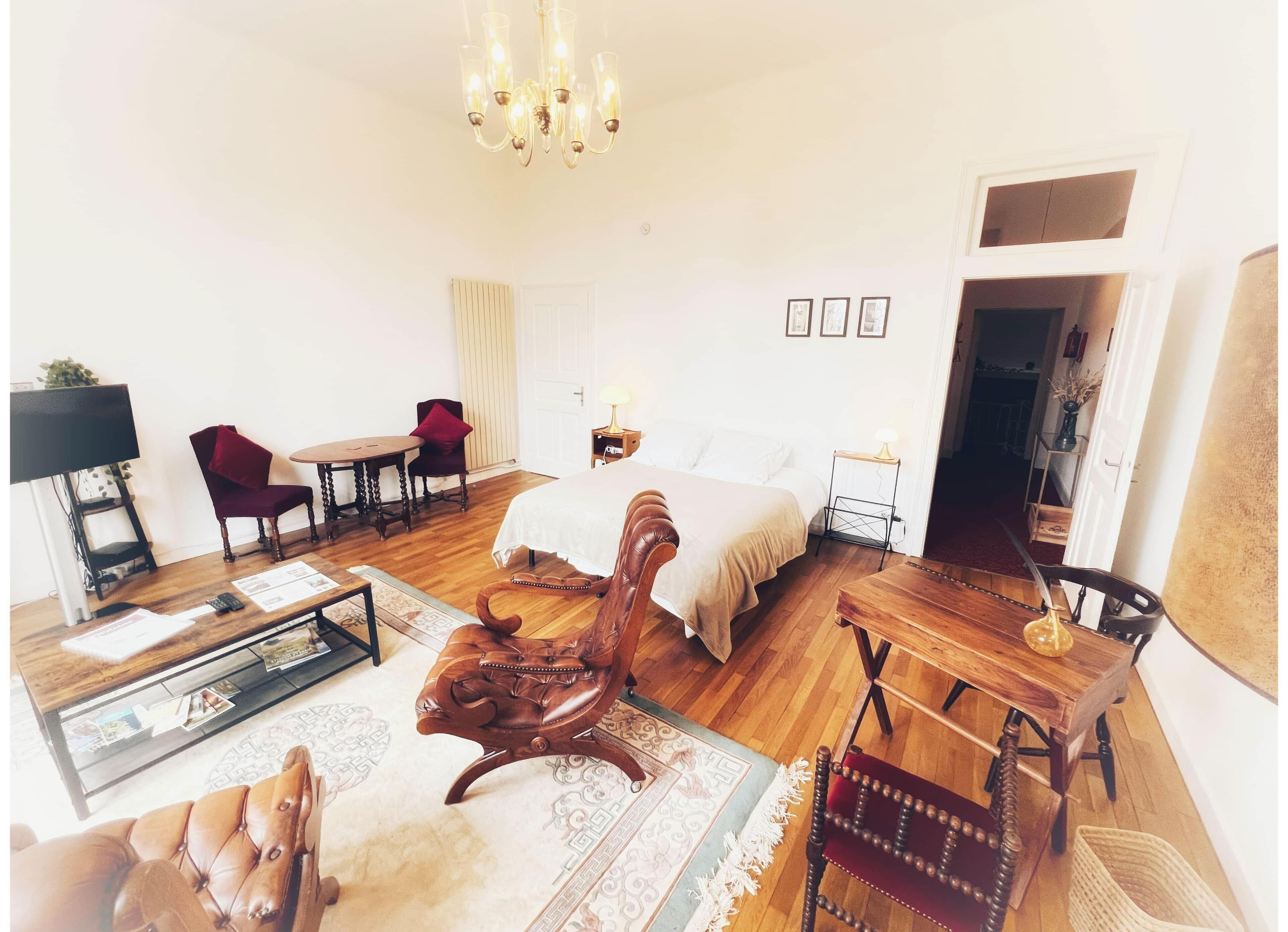 1 chambre, fer et planche à repasser, Wi-Fi, draps fournis