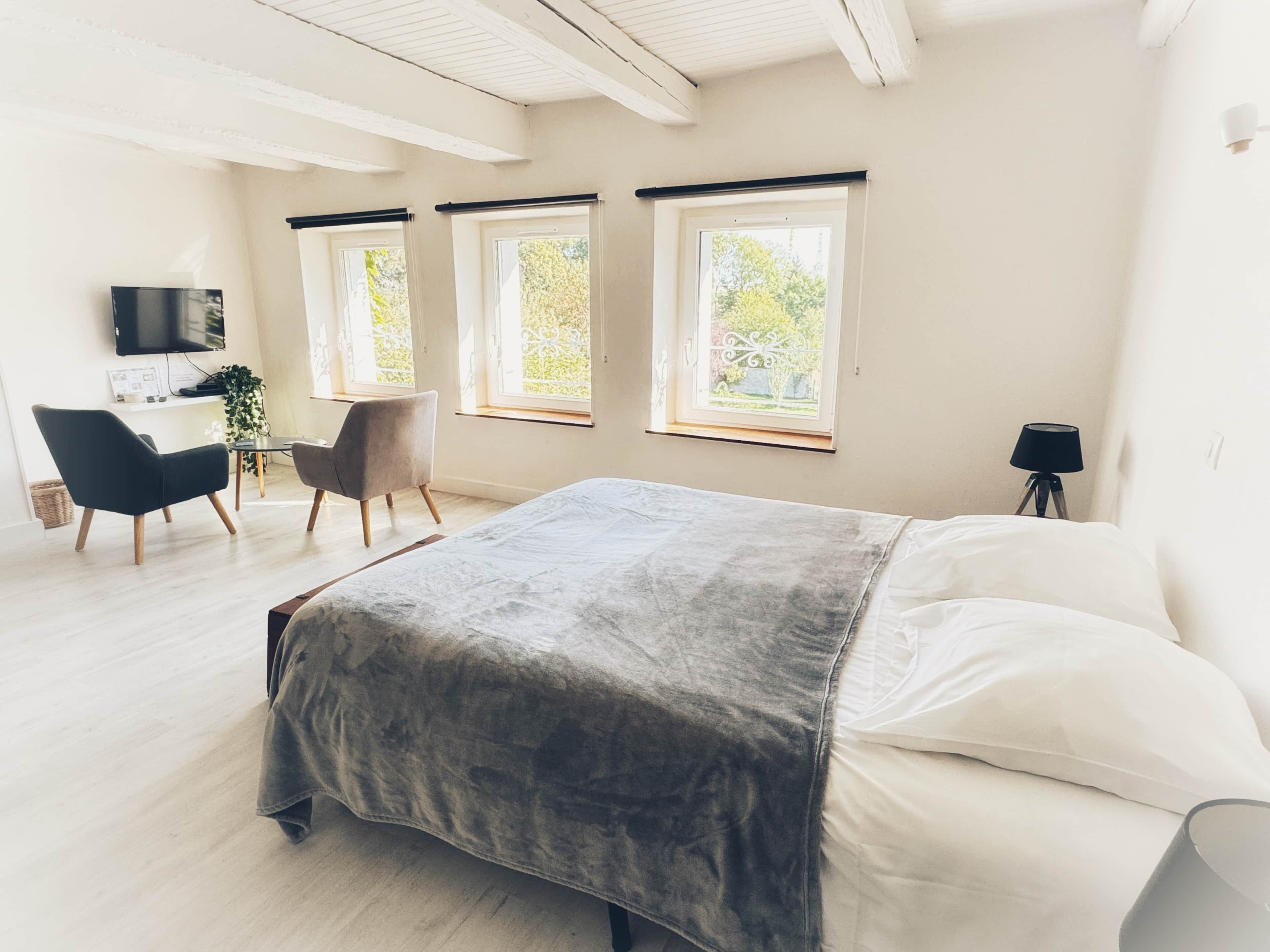 1 habitación, tabla de planchar con plancha, wifi y ropa de cama 