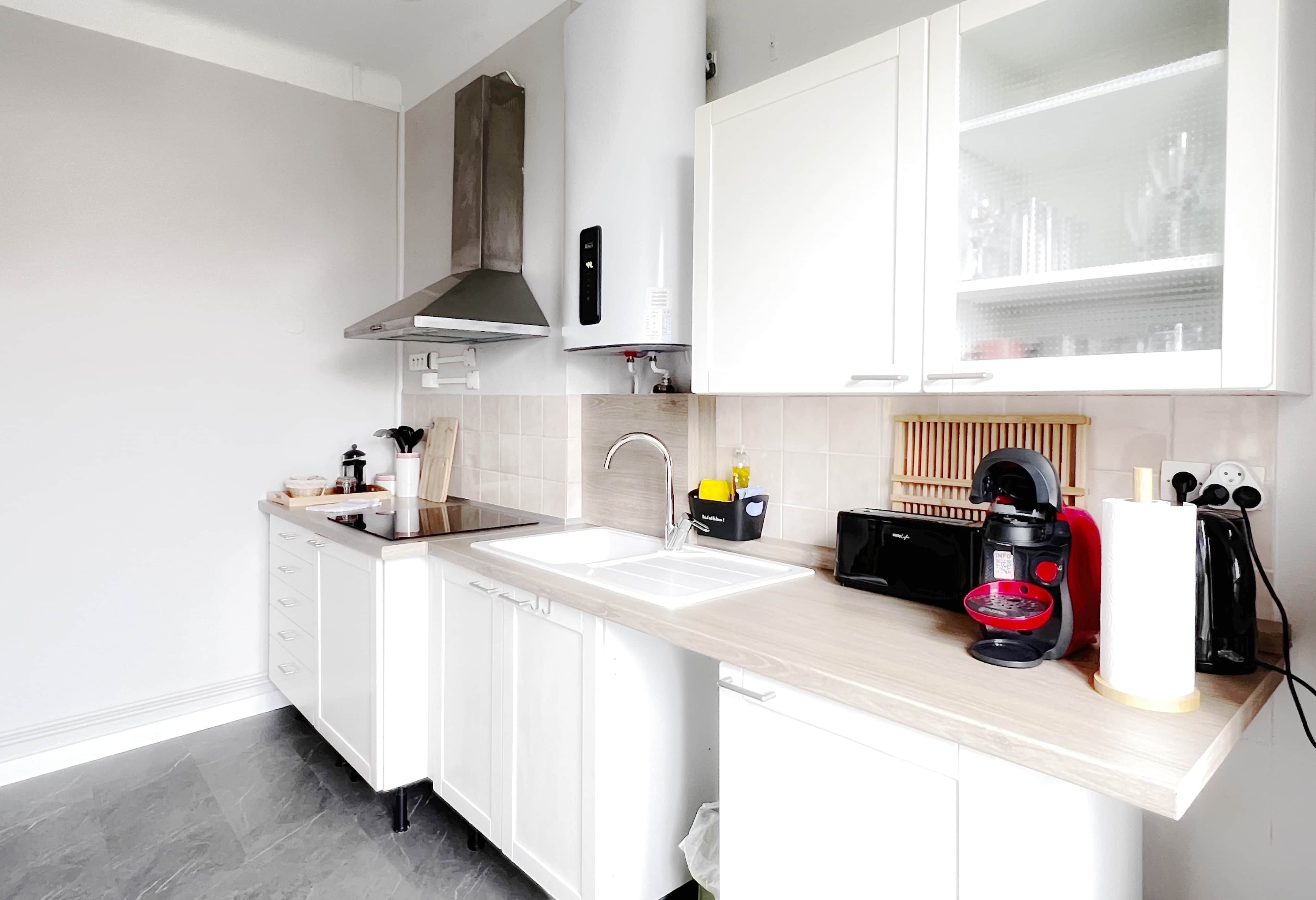 Fridge, microwave, stovetop, toaster