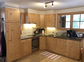 Fridge, microwave, oven, stovetop - Very comfortable 3-room apartment for 6 persons : living room - kitchen with dishwasher and micro-wa (Grimentz)