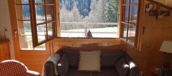 Apartment for 4 to 6 people 200m from the ski lifts: 1 double bedroom - 1 bedroom with two separate