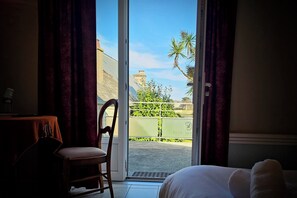 Superior-Doppelzimmer, 1 Queen-Bett, Nichtraucher, Gartenblick | Kostenloses WLAN