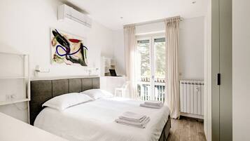 1 bedroom, desk, iron/ironing board, free WiFi