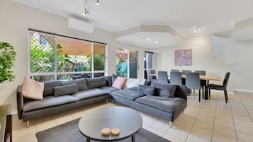 Apartment | Living room