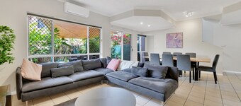 Tranquil 3-bed Unit With Lush Garden Views