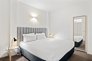Apartment - Modern, Renovated Apartment in Melbourne CBD (Melbourne)