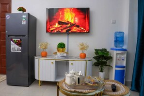 Interior - Cozy & relaxing 1-bedroom apartment in Ruaka. Located near Two Rivers Malls. (Ruaka)