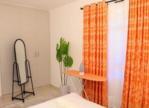 Bügeleisen/Bügelbrett, Internetzugang, Bettwäsche