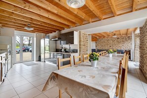 Dining - Spacious Holiday Home Near Saint-Malo, Cancale & Mont-Saint-Michel (Baguer Pican)