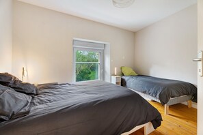 5 chambres, fer et planche à repasser, Wi-Fi