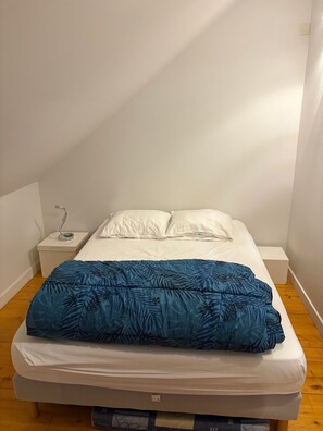 4 quartos, ferros/tábuas de passar roupa, Wi-Fi