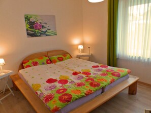 2 quartos, ferros/tábuas de passar roupa, Wi-Fi, roupa de cama