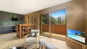 Living area - Apartment in Les Carroz Near Ski Lifts (Araches-la-Frasse)