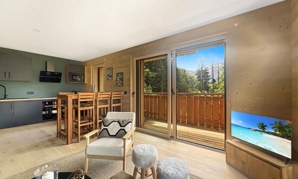 Living area - Apartment in Les Carroz Near Ski Lifts (Araches-la-Frasse)