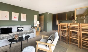 Living area - Apartment in Les Carroz Near Ski Lifts (Araches-la-Frasse)