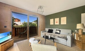 Living area - Apartment in Les Carroz Near Ski Lifts (Araches-la-Frasse)