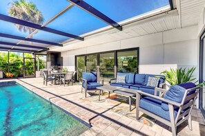 Outdoor dining - Venice 3BR Canal Home | Heated Pool, Near Braves (Venice)